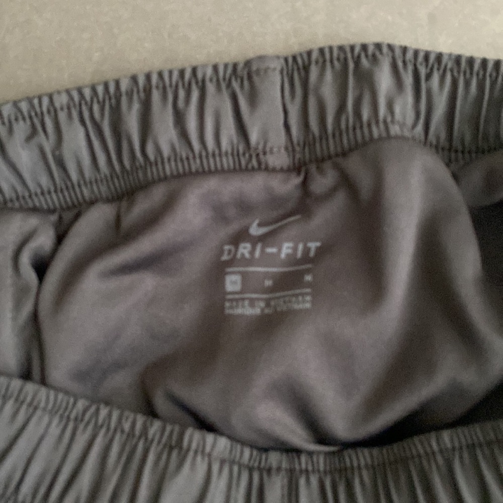 Nike Dri-Fit Black & White Tempo Running Shorts M - Picture 6 of 7